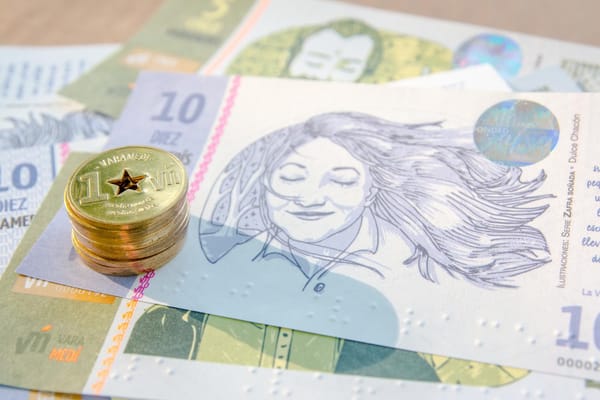 Social Currencies in Prosumer Communities and Networks